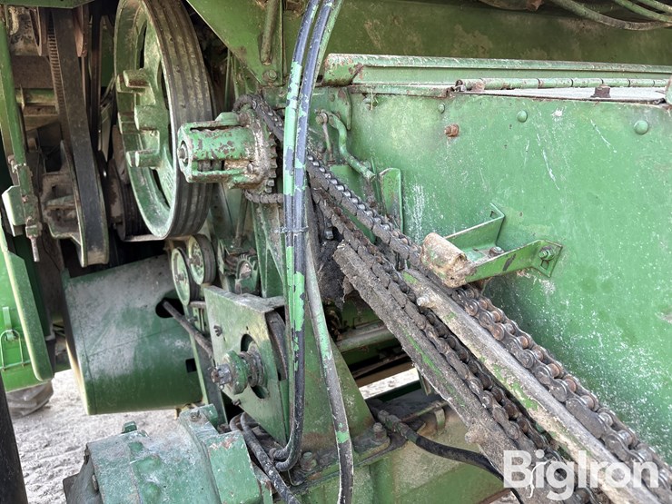 1982-john-deere-8820-image-16