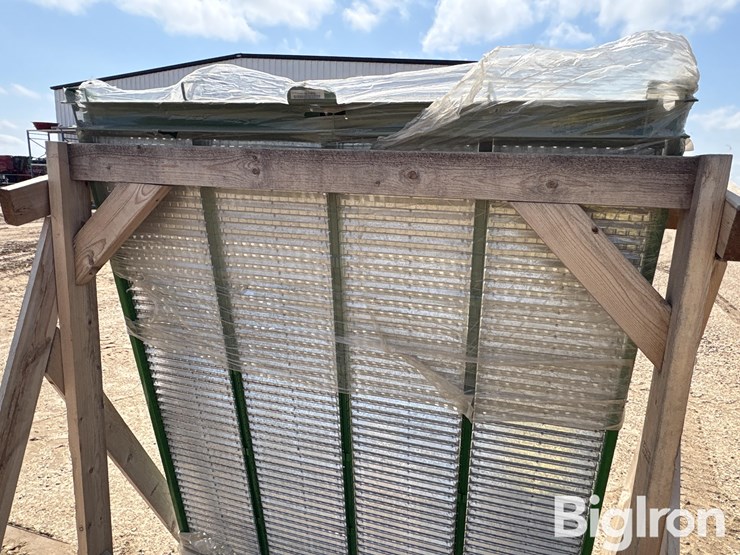 john-deere-s660-combine-bottom-sieve-image-11