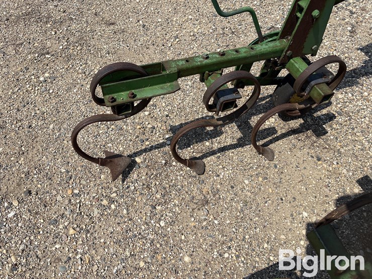 john-deere-845-image-16