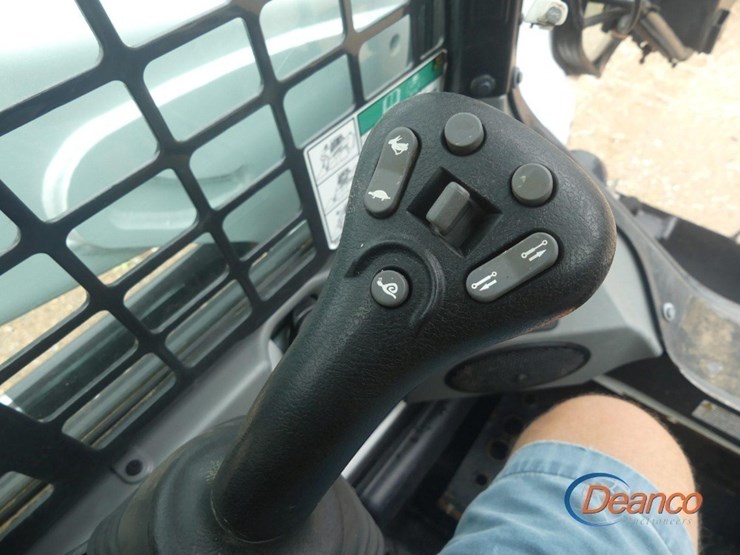 2022-bobcat-t550-image-12