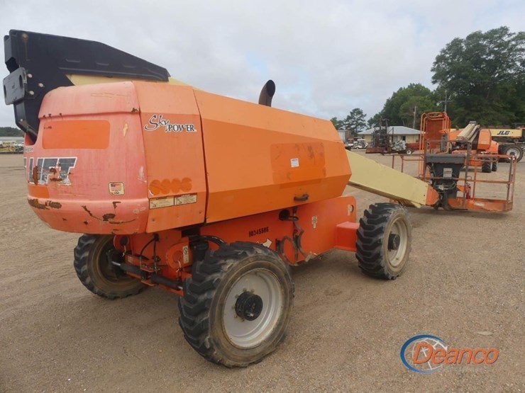 2015-jlg-600s-image-2