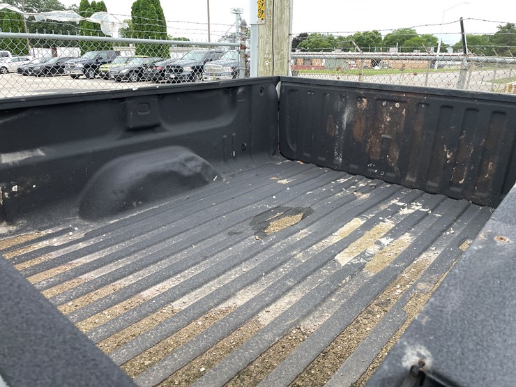 2011-chevrolet-2500-image-15