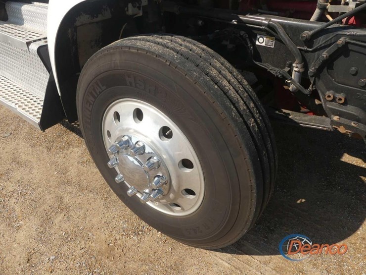 2012-kenworth-t800-image-12