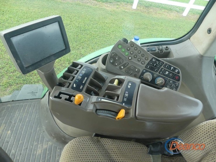 2013-john-deere-8260r-image-14
