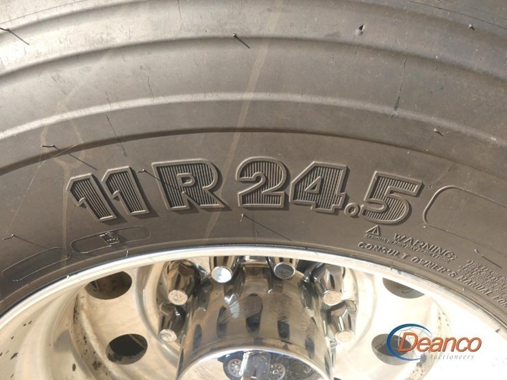 2024-kenworth-t880-image-9