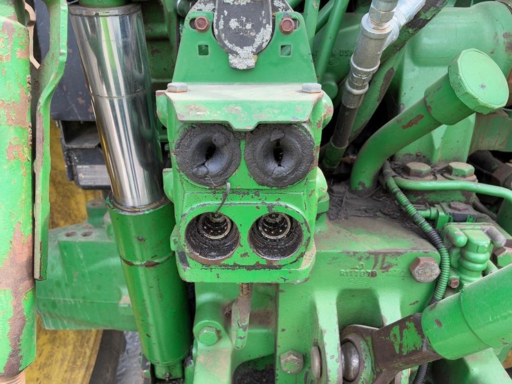 john-deere-7210-image-17