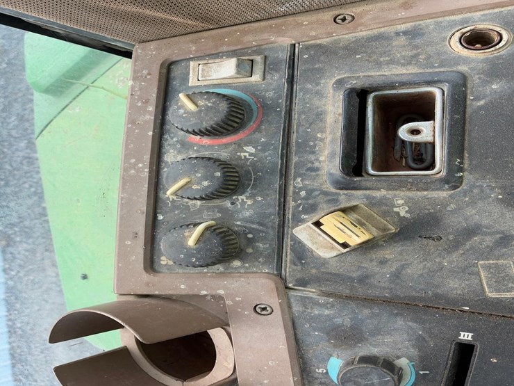 john-deere-7210-image-22