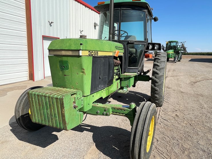 john-deere-3055-image-11