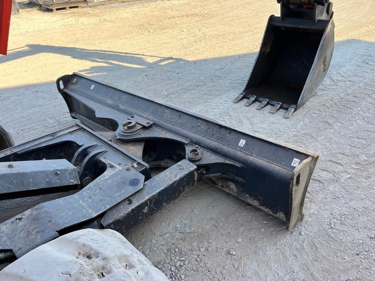 2015-kubota-kx080-4-image-27