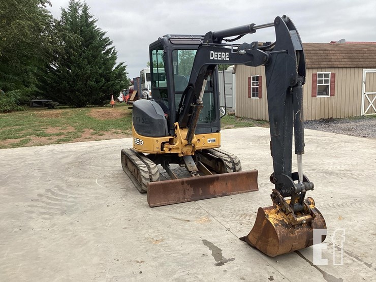 2006-deere-35d-image-6