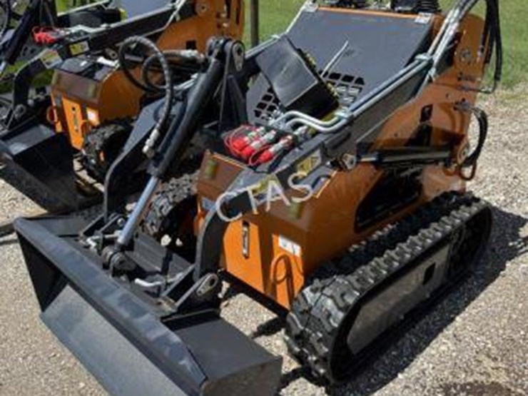 #43-•-land-hero-mini-skid-steer-image-2
