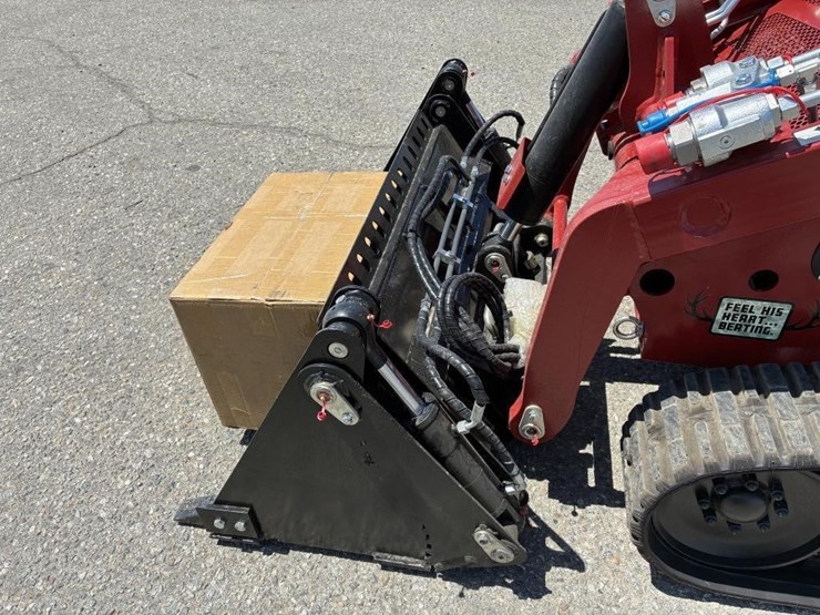 2025-stag-tl-425-skid-steer-track-loader-image-5