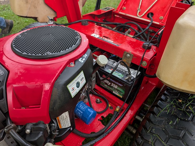#2999-•-gravely-260-zero-turn-lawnmower-image-9