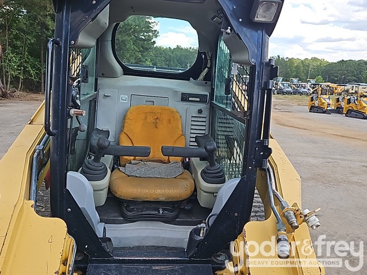 2006-caterpillar-277d-image-23
