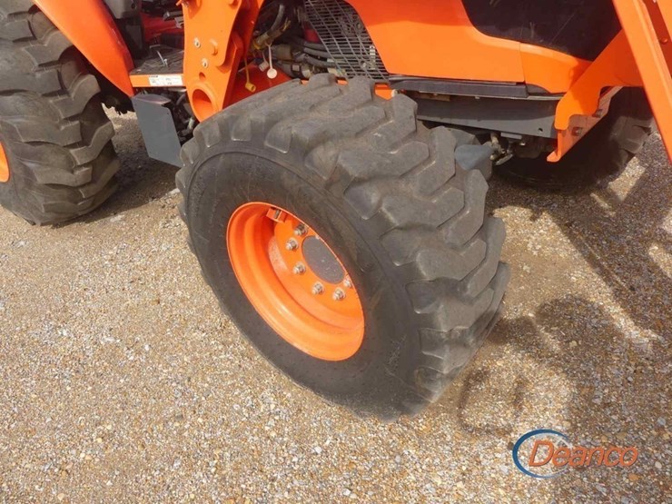 2019-kubota-m7060d-image-9