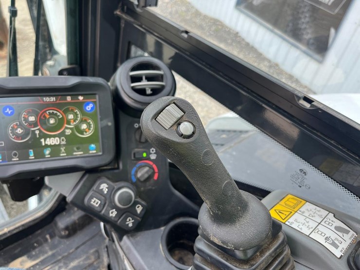 2022-bobcat-e88-image-36