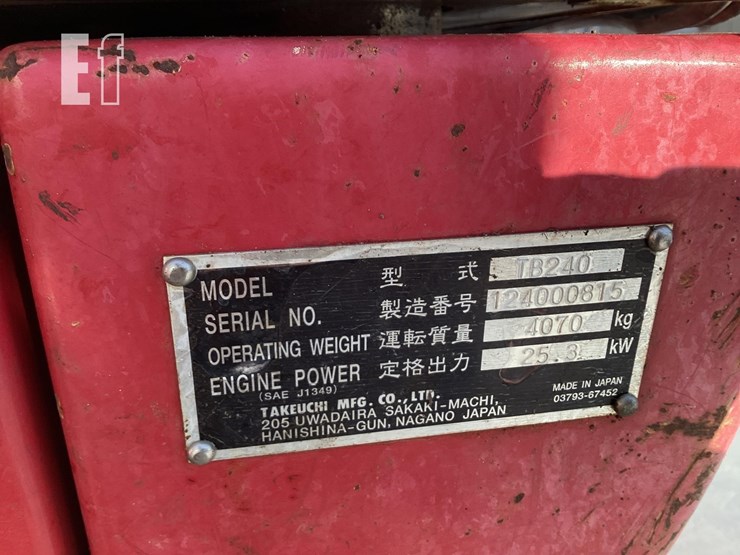 2018-takeuchi-tb240-image-21