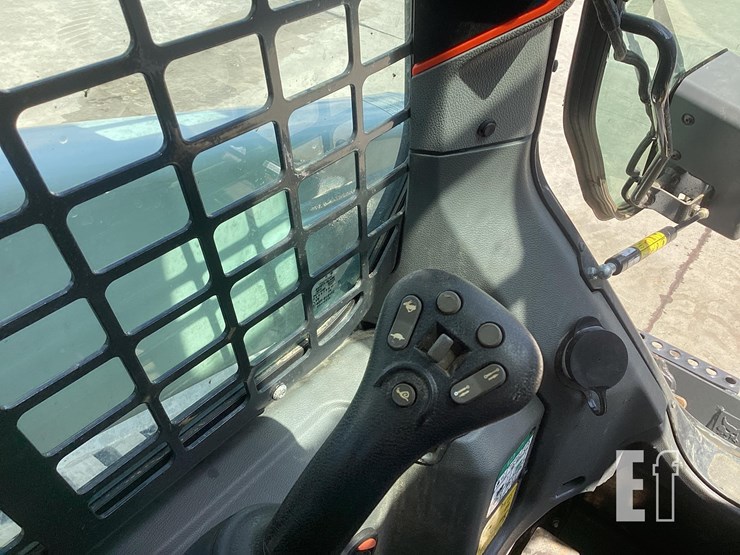 2023-bobcat-t64-image-17