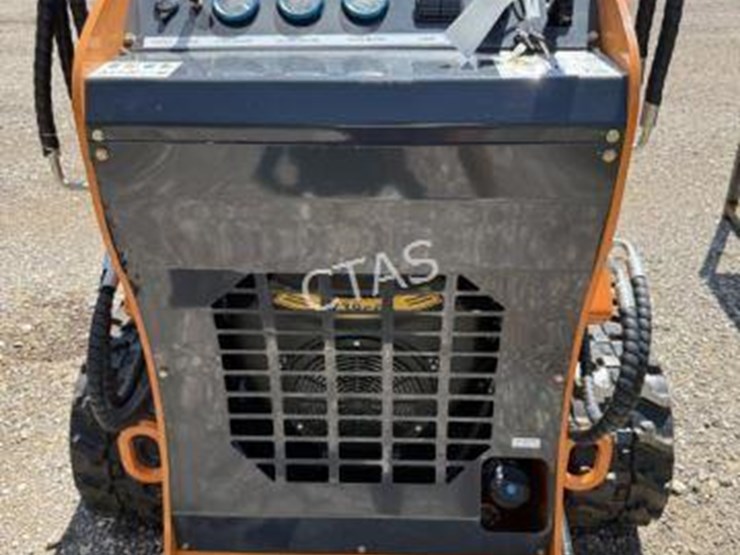 #43-•-land-hero-mini-skid-steer-image-5