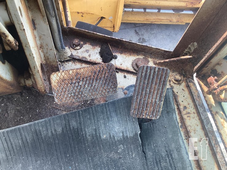 1988-deere-670b-image-18