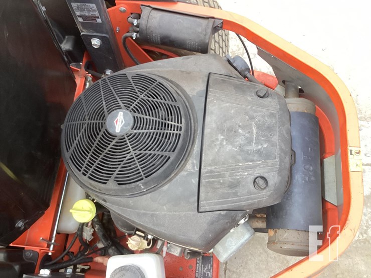 2018-kubota-z122e-image-9