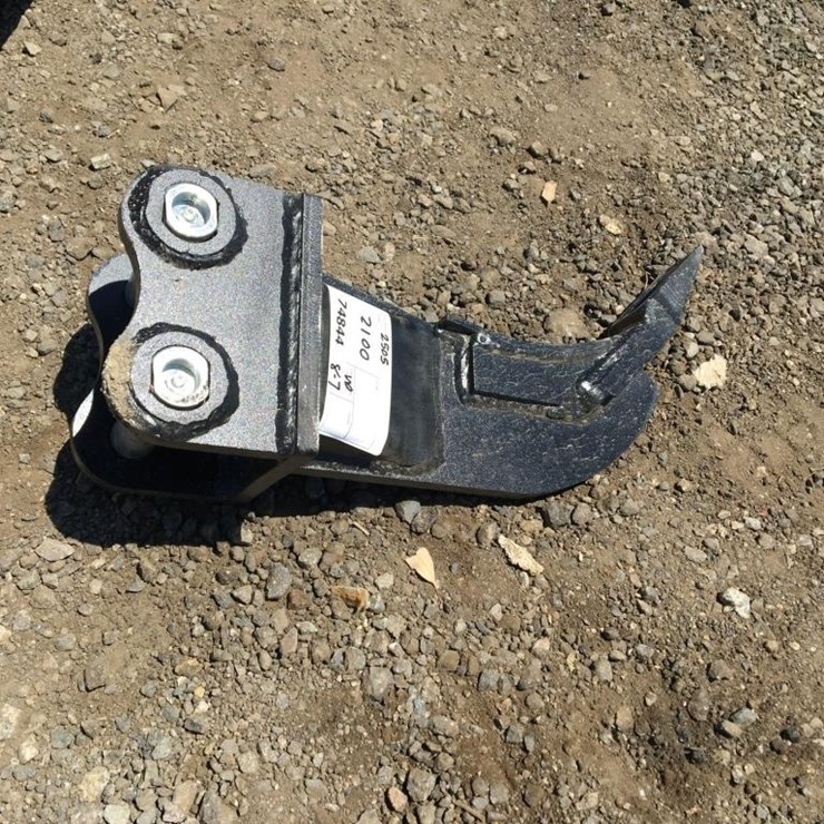 Unused Ripper Attachment,