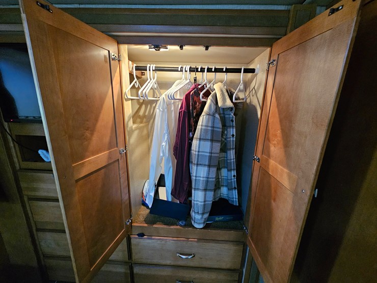 #21543-•-2014-ford-f53-motorhome-image-84