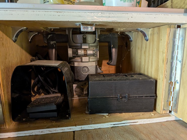 #3024-•-shelf-of-contents-image-3