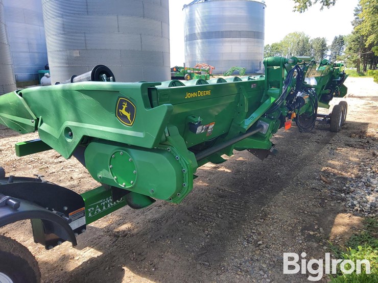 2023-john-deere-c12f-image-7