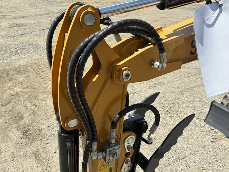 2025-sdlanch-sdle20-hydraulic-excavator-image-8