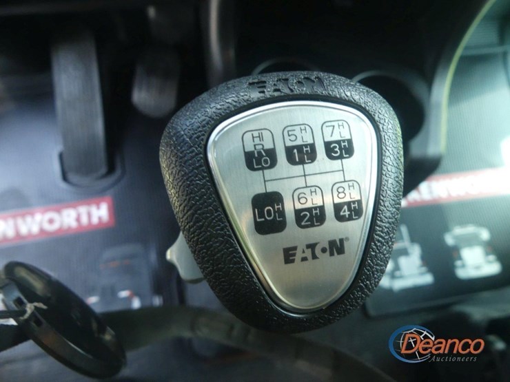 2024-kenworth-w900l-image-20
