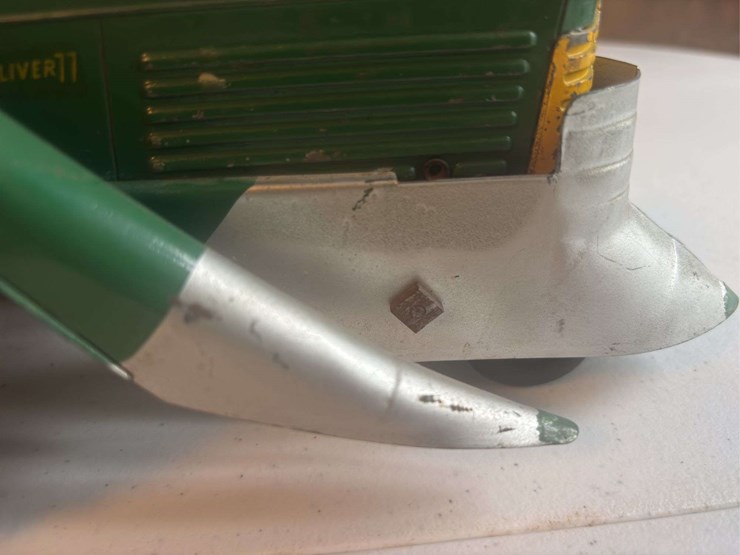 (2)-1/16-oliver-77-with-mounted-picker-and-wagon-slik-image-19