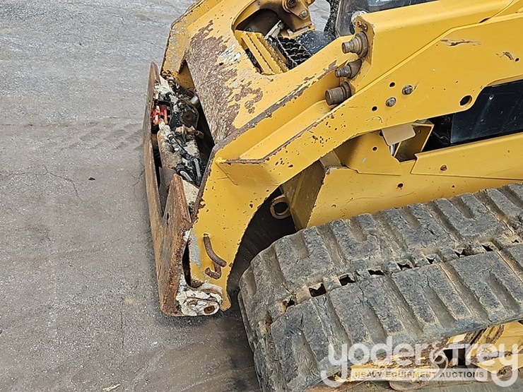2020-caterpillar-299d3-image-16