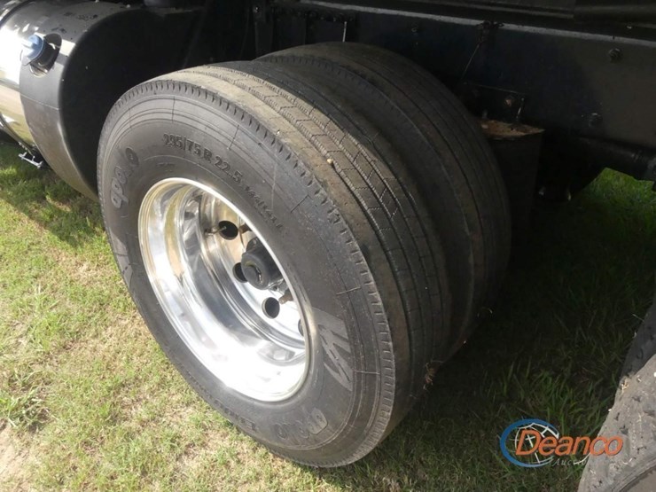 2024-kenworth-t880-image-6