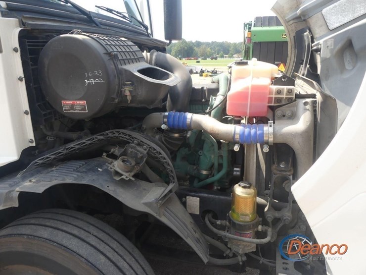 2016-volvo-vnl-truck-tractor,-s/n-4v4nc9eh3gn936454:-t/a,-sleeper,-volvo-d13-425hp-eng.,-ishift-auto,-12.5k-front,-38k-rears,-445/50r22.5-single-rears,-295/75r22.5-fronts,-925k-mi.-image-10