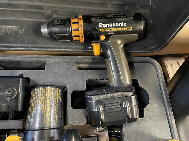 #8432-•-panasonic-cordless-tool-kit-image-4