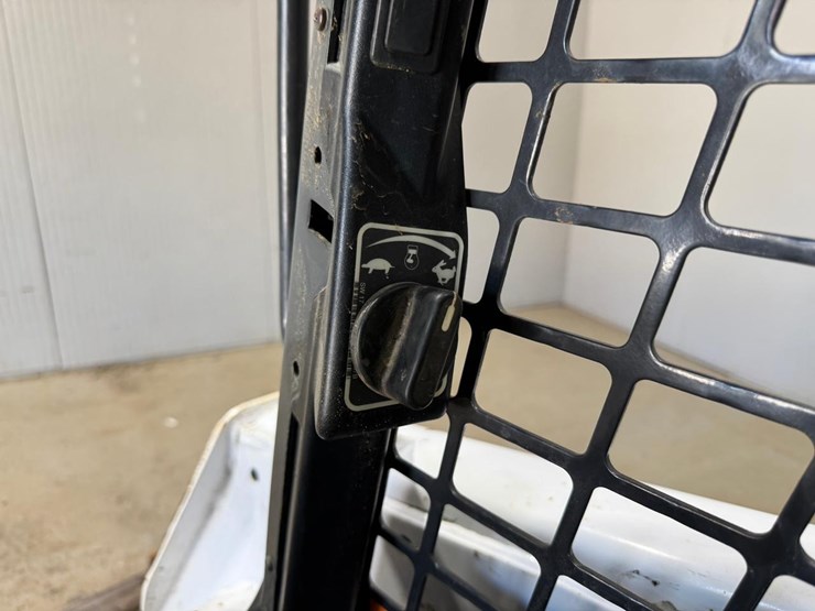 2019-bobcat-s550-image-20
