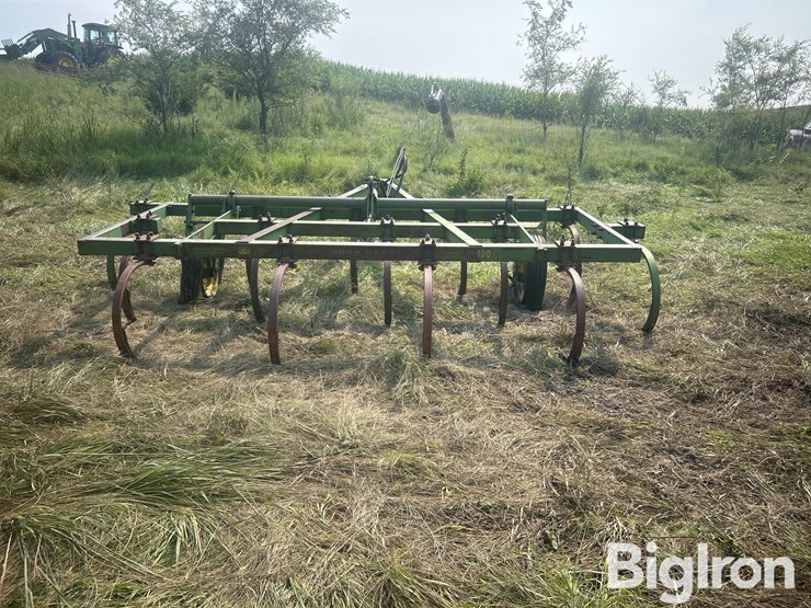 john-deere-100-image-6