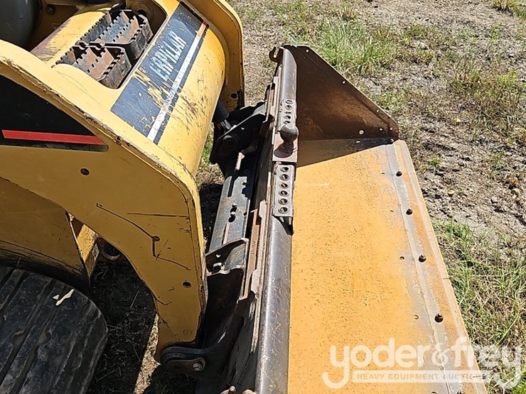 caterpillar-257-image-12