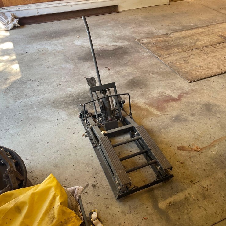 1500lbs Lawnmower Hoist