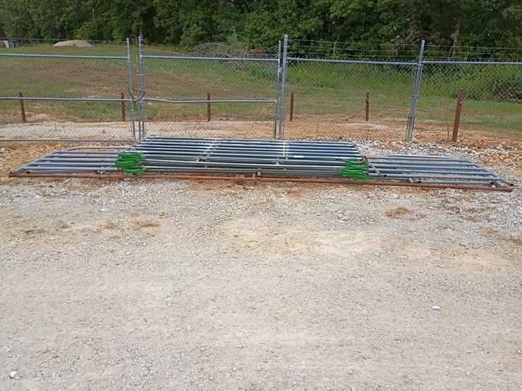 #21589-•-7--galvanized-corral-panels-image-1