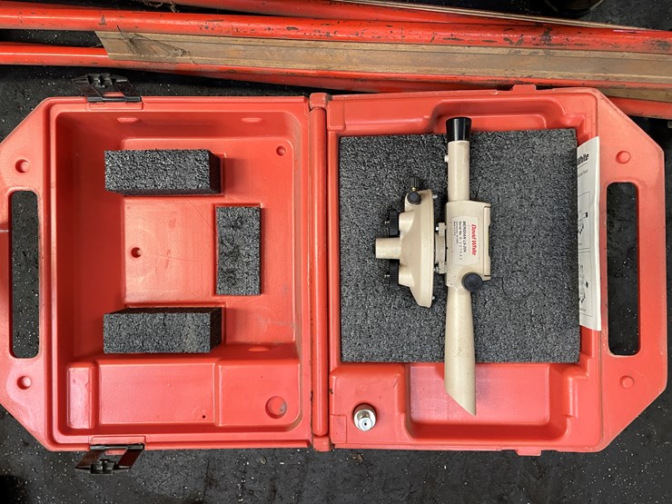 #8428-•-david-white-transit-in-case-with-tripod-image-2