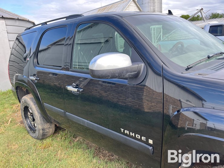 2007-chevrolet-tahoe-image-12