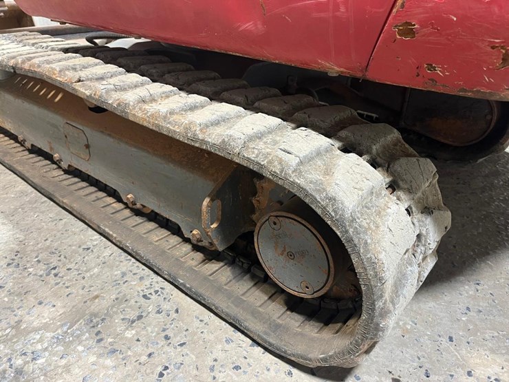 takeuchi-tb235-image-18