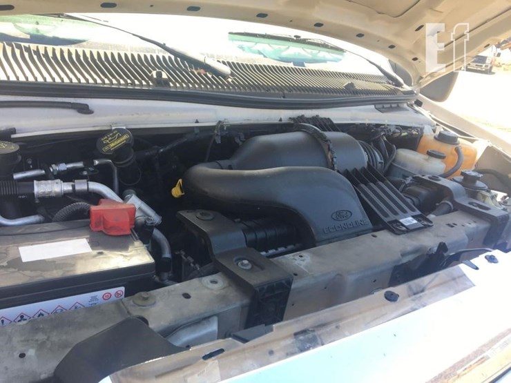 2014-ford-e150-image-11