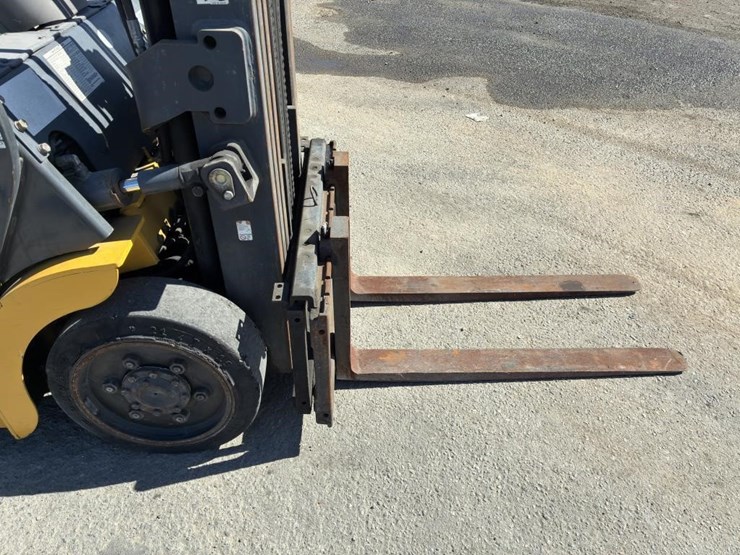 2005-komatsu-fg25sht-14-image-6