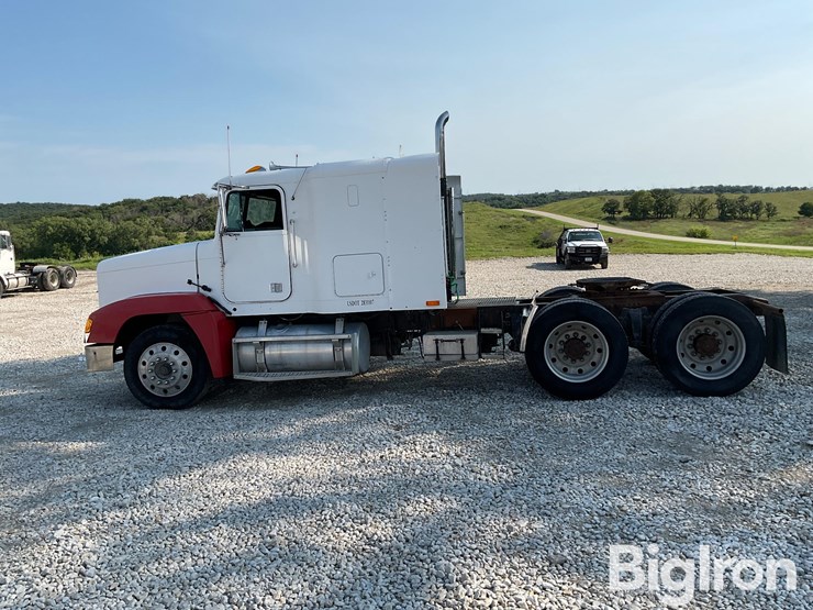 1994-freightliner-fld120-image-8