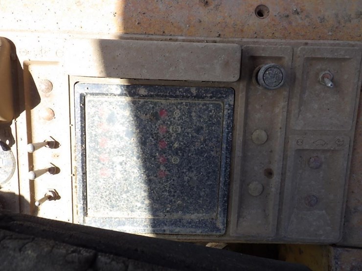 1986-caterpillar-825c-image-45