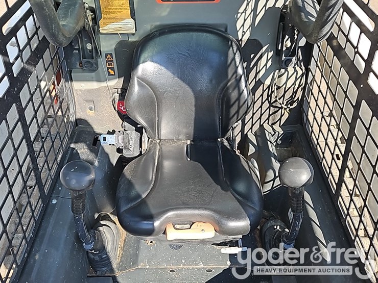 2021-bobcat-t64-image-25