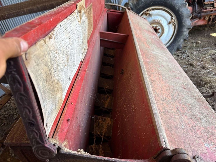 superior-7ft-grain-drill-image-31
